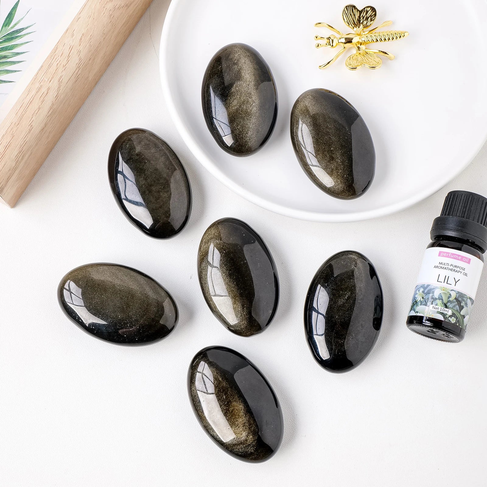 Natural Golden Obsidian Palm Stone – Healing Thumb Stone for Stress Relief & Energy Balance - Image 3