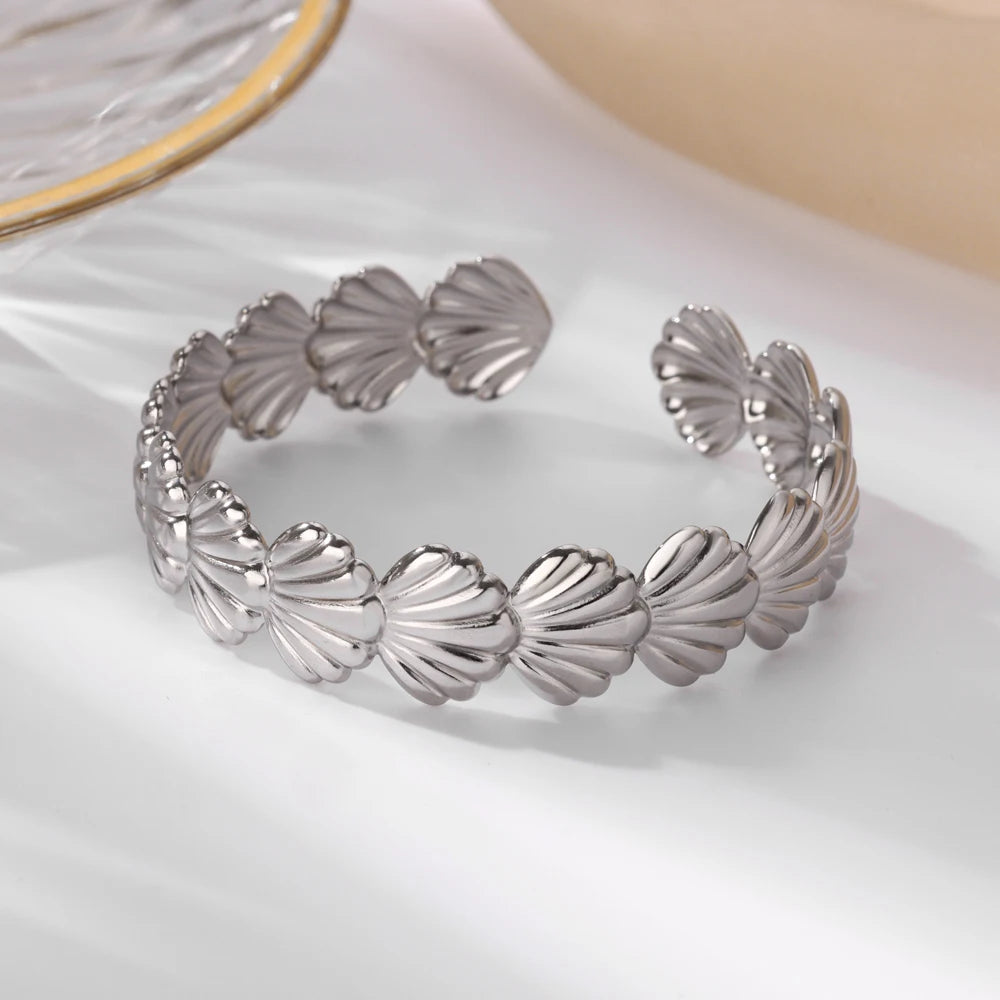 Gold Shell Cuff Bracelet – Stainless Steel Opening Bangle for Women’s Summer Beach Style - Image 4